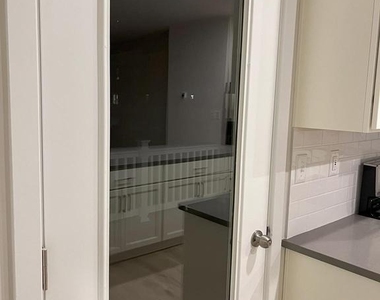 114 Continental Way - Photo Thumbnail 13