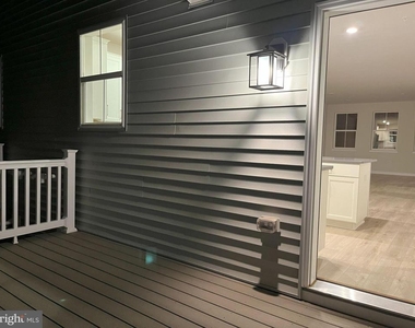 114 Continental Way - Photo Thumbnail 14