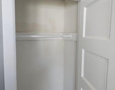 1115 White Street - Photo Thumbnail 8