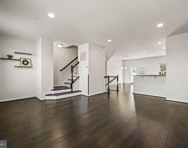 126 Cricket Drive - Photo Thumbnail 2