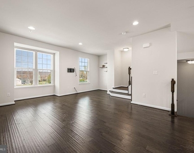 126 Cricket Drive - Photo Thumbnail 3