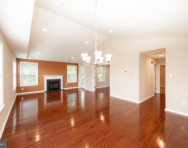 141 Stewarts Court - Photo Thumbnail 4