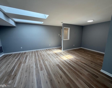 132 Leedom Way - Photo Thumbnail 8