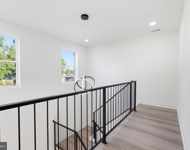 315 Westminster Avenue - Photo Thumbnail 34