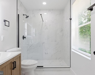 315 Westminster Avenue - Photo Thumbnail 32