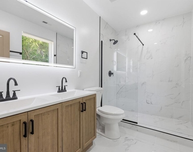 315 Westminster Avenue - Photo Thumbnail 30