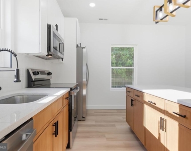315 Westminster Avenue - Photo Thumbnail 15