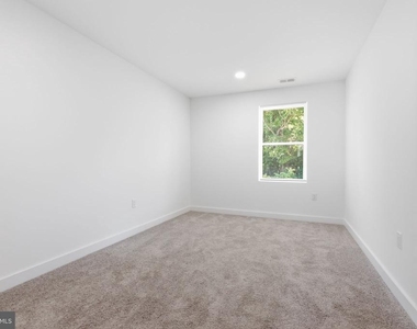 315 Westminster Avenue - Photo Thumbnail 22