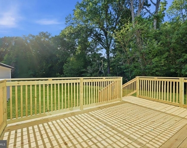 315 Westminster Avenue - Photo Thumbnail 38