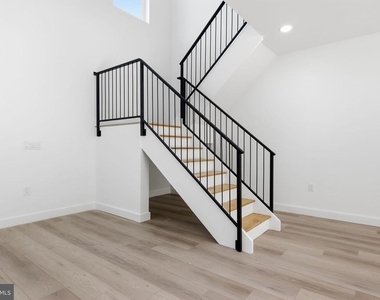 315 Westminster Avenue - Photo Thumbnail 21