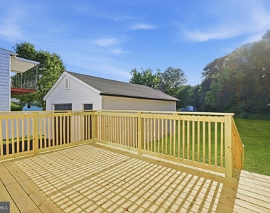 315 Westminster Avenue - Photo Thumbnail 39