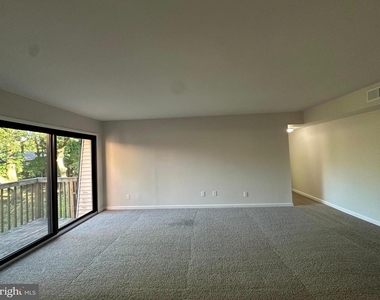 812 Meadow Woods - Photo Thumbnail 7