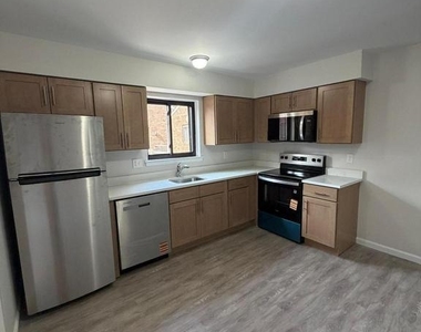 812 Meadow Woods - Photo Thumbnail 3