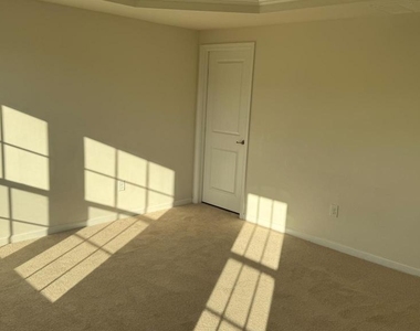 132 Sundance Drive - Photo Thumbnail 13