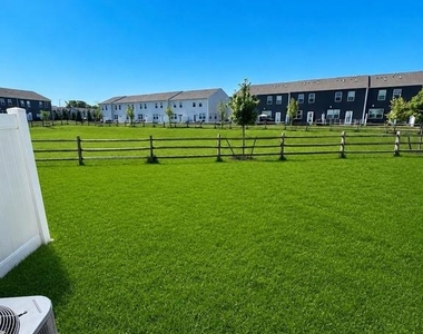 344 Mazzeo Drive - Photo Thumbnail 7
