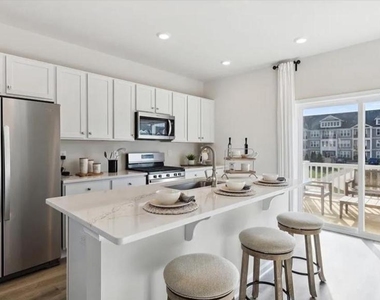 273 Macoun Way - Photo Thumbnail 4