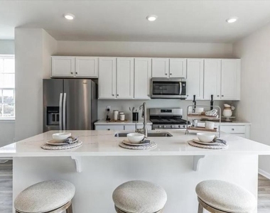 273 Macoun Way - Photo Thumbnail 8