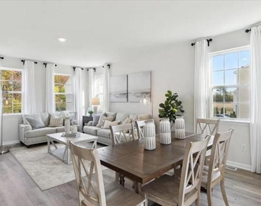 273 Macoun Way - Photo Thumbnail 2