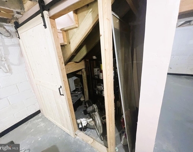 521 Bellview Avenue - Photo Thumbnail 10