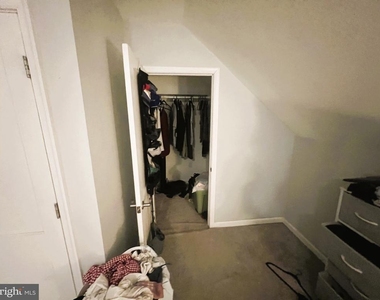 521 Bellview Avenue - Photo Thumbnail 7