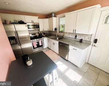 521 Bellview Avenue - Photo Thumbnail 2
