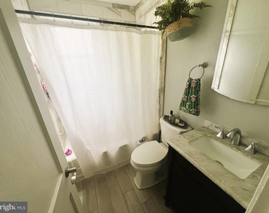 521 Bellview Avenue - Photo Thumbnail 6