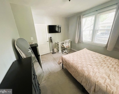 521 Bellview Avenue - Photo Thumbnail 5