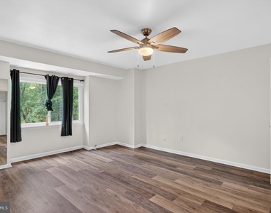 313 Barton Run Boulevard - Photo Thumbnail 6