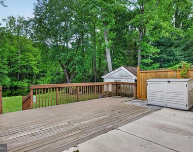 313 Barton Run Boulevard - Photo Thumbnail 16