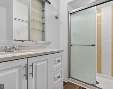 313 Barton Run Boulevard - Photo Thumbnail 8