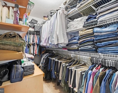 9944 Royal Commerce Place - Photo Thumbnail 16
