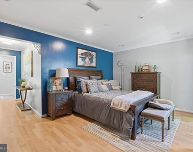 9944 Royal Commerce Place - Photo Thumbnail 23
