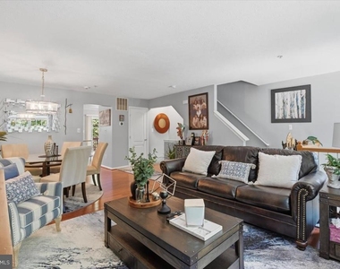 9944 Royal Commerce Place - Photo Thumbnail 6