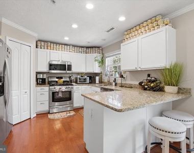 9944 Royal Commerce Place - Photo Thumbnail 9