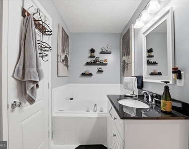 9944 Royal Commerce Place - Photo Thumbnail 18