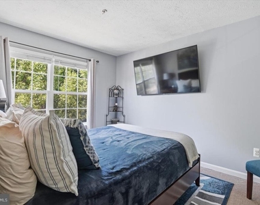 9944 Royal Commerce Place - Photo Thumbnail 20