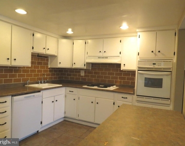 15310 Annapolis Road - Photo Thumbnail 6