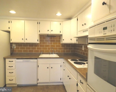 15310 Annapolis Road - Photo Thumbnail 5