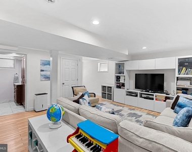 8909 2nd Avenue - Photo Thumbnail 15