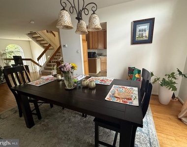 5920 Edson Lane - Photo Thumbnail 3