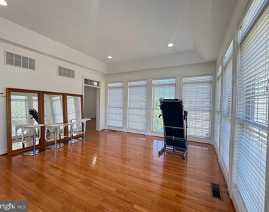 5117 Sante Fe Court - Photo Thumbnail 8