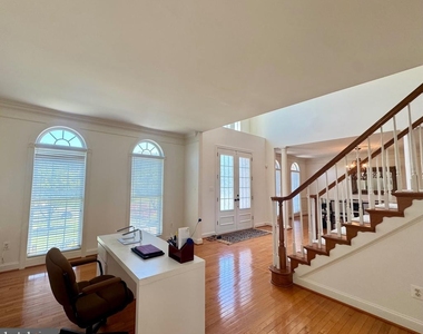 5117 Sante Fe Court - Photo Thumbnail 2