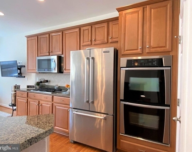 8907 Amelung Street - Photo Thumbnail 5