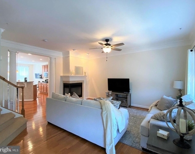 8907 Amelung Street - Photo Thumbnail 15