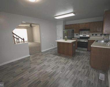 11203 Barnswallow Place - Photo Thumbnail 2
