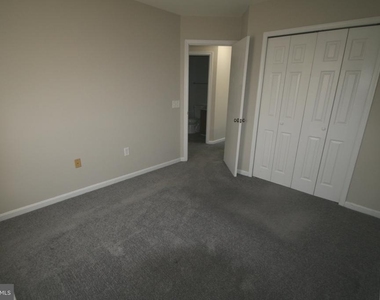 11203 Barnswallow Place - Photo Thumbnail 8