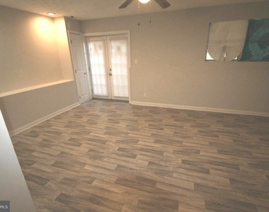 11203 Barnswallow Place - Photo Thumbnail 10