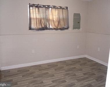 11203 Barnswallow Place - Photo Thumbnail 9