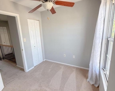 9424 Sea Breeze Court - Photo Thumbnail 22