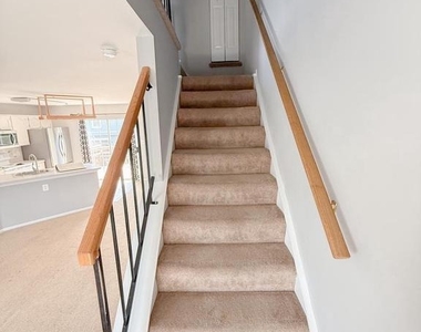 9424 Sea Breeze Court - Photo Thumbnail 14
